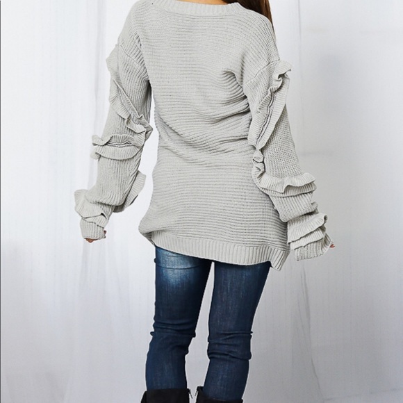 🛍HP🛍 KNIT RUFFLED SLEEVE SWEATER - Picture 2 of 3